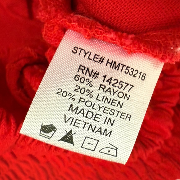 Large Red Button-Front Crop Top - Picture 11 of 11